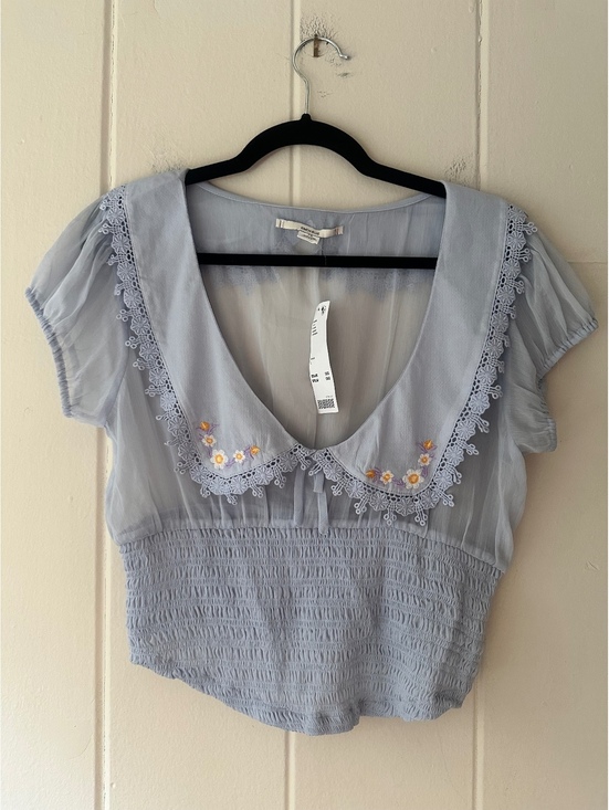 Kimchi Blue Tops - Kimchi Blue Frenchie Sheer Crop Blouse Embroidered Lace Collar NWT Size Large